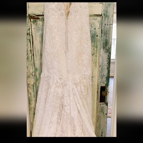 Wedding dress -oleg cassini - Picture 5 of 5